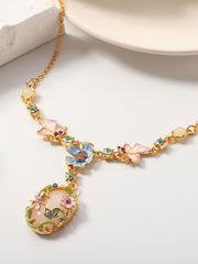 Exquisitely Crafted Imitation Fresh Flower Necklace Designer Style