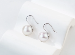 “High Heel Earrings”  Freshwater Cultured Pearls Edison Series (10mm-11mm)