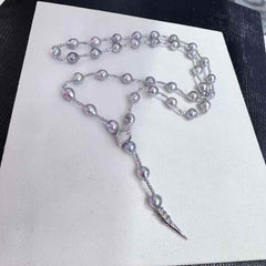 قلادة من اللؤلؤ المستزرع من المياه العذبة على شكل ثعبان مصنوعة من الفضة الإسترلينية، إصدار محدود 8 - 9 مم