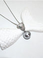 Elegant Encounter of Leopard Head and Pearl Pendant Necklace