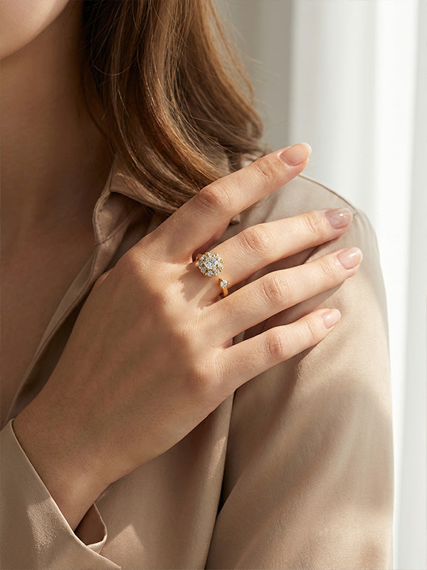 Fortune Turns‌ Rotating Brilliance Rotating Prong Ring‌‘ Sparkling Diamond