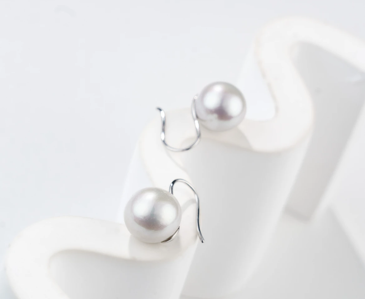 “High Heel Earrings”  Freshwater Cultured Pearls Edison Series （10mm-11mm）