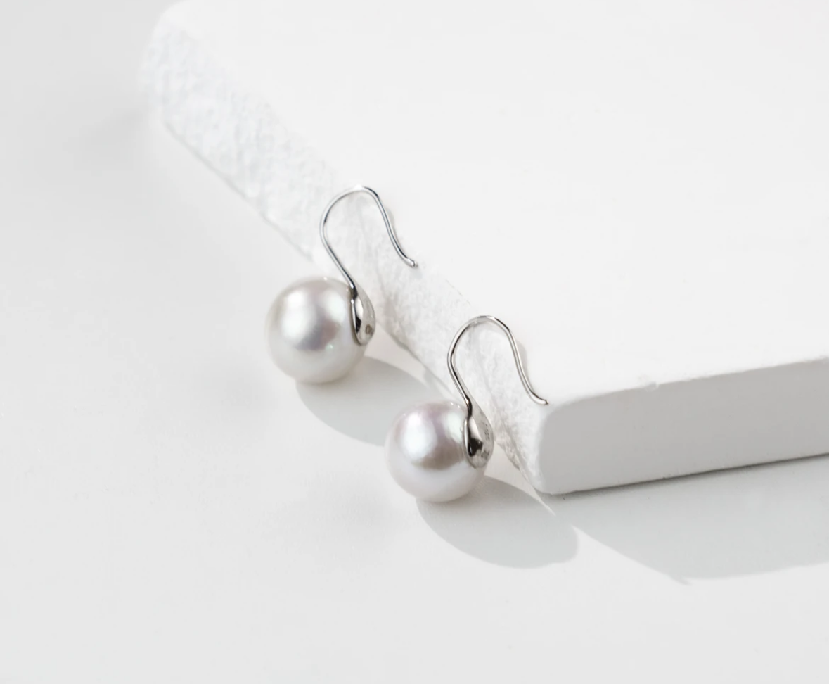 “High Heel Earrings”  Freshwater Cultured Pearls Edison Series （10mm-11mm）