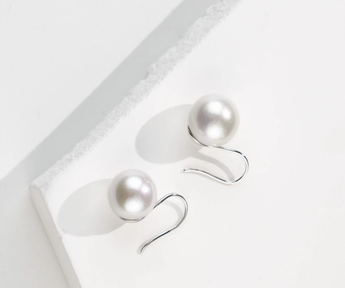 “High Heel Earrings”  Freshwater Cultured Pearls Edison Series （10mm-11mm）